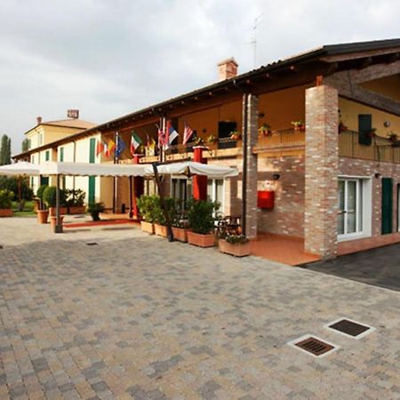 Hotel Gabarda Carpi Exterior photo