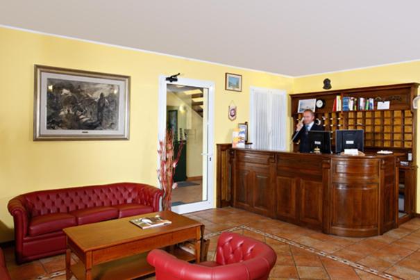 Hotel Gabarda Carpi Exterior photo