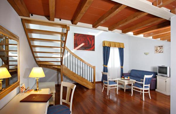 Hotel Gabarda Carpi Room photo