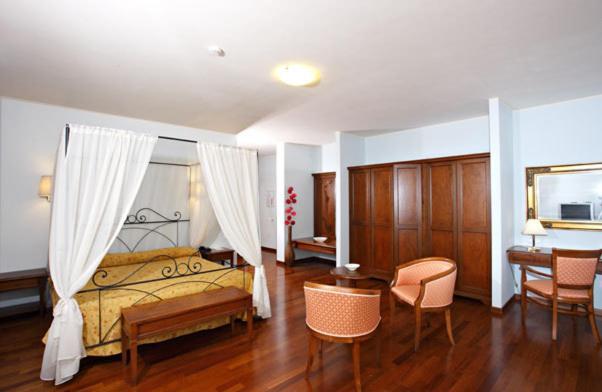 Hotel Gabarda Carpi Exterior photo