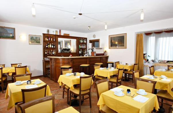 Hotel Gabarda Carpi Exterior photo