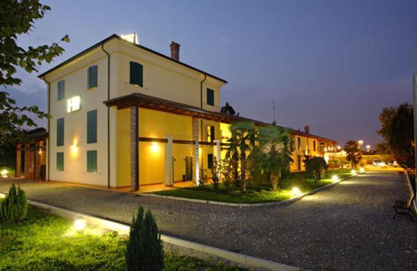 Hotel Gabarda Carpi Exterior photo